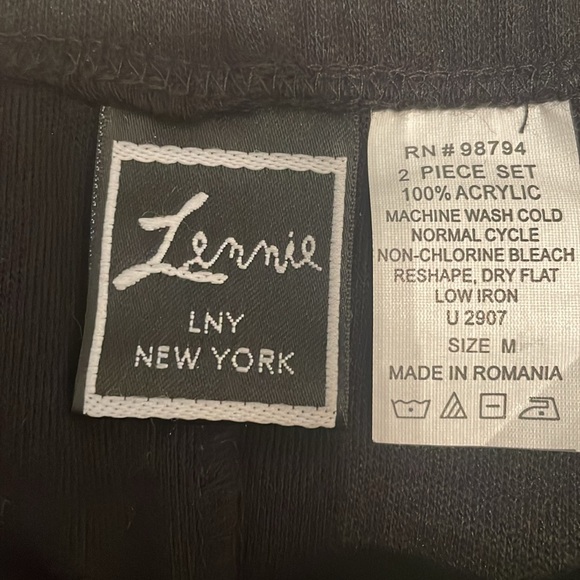 Lennie LNY (Lennie New York) two piece sweater and matching skirt - Picture 9 of 9